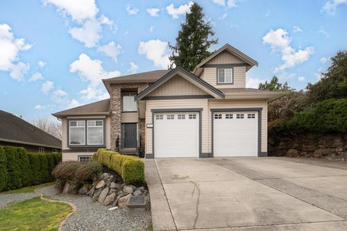 2107 Essex Dr, Abbotsford, BC, V2S7R8 | Card Image