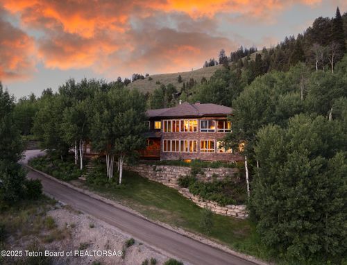 1100 Deer Creek Dr, Jackson, WY, 83001-8876 | Card Image
