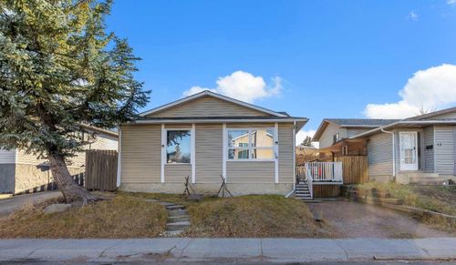16 Castleglen Cres Ne, Calgary, AB, T3J1N3 | Card Image