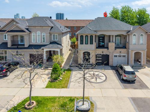 205 Blue Willow Drive, Vaughan, ON, L4L9E1 | Card Image