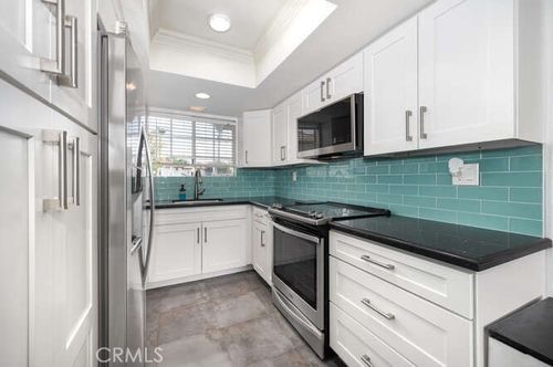 270c-23391 La Crescenta, Mission Viejo, CA, 92691-6884 | Card Image