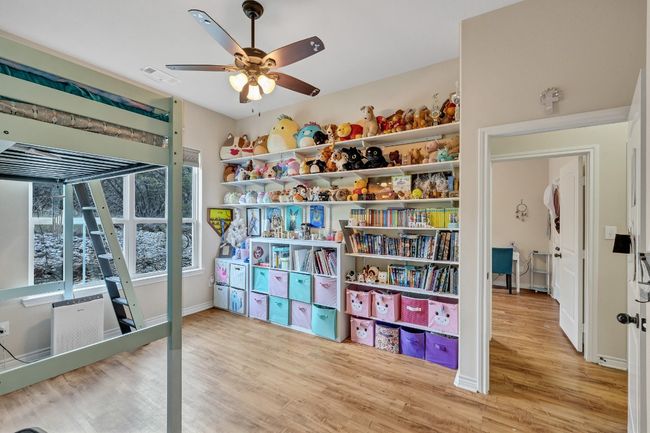 Bookshelves can convey or be removed | Image 26