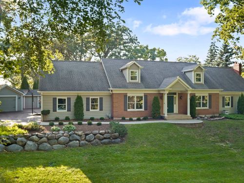 160J Bateman Rd, Barrington, IL, 60010-9356 | Card Image