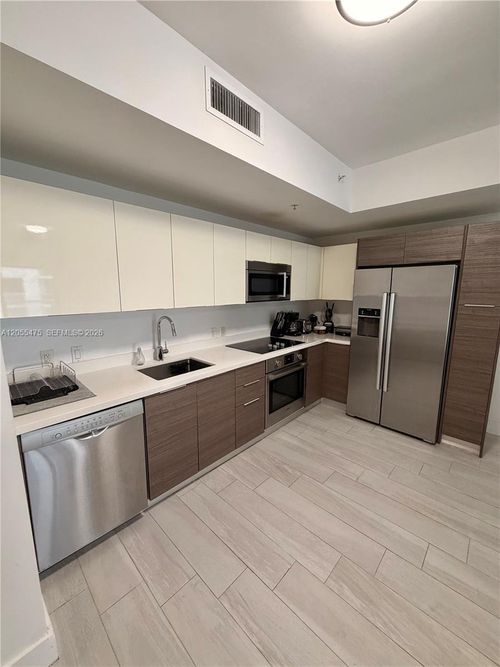 707-1010 Sw 2nd Ave, Miami, FL, 33130-4062 | Card Image