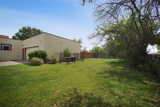 108 E Thompson St, House other with 2 bedrooms, 4 bathrooms and null parking in Jacksboro TX | Image 34