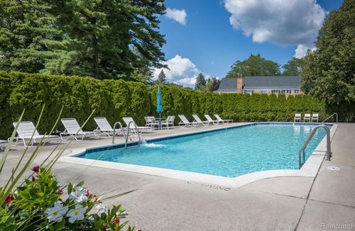 apt-c-550 Billingsgate Ct, Bloomfield Hills, MI, 48301-1609 | Card Image
