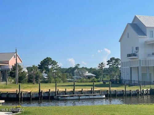 104 Cedarwood Pt, Pass Christian, MS, 39571-2135 | Card Image