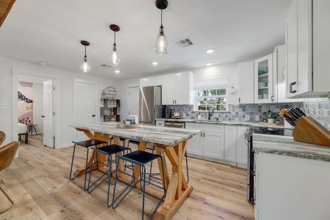 407 Pine St, House other with 3 bedrooms, 2 bathrooms and 2 parking in Georgetown TX | Image 16