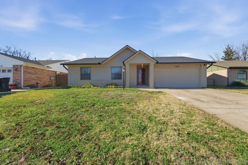 3304 S Ash Ct, Broken Arrow, OK, 74012-7905 | Card Image