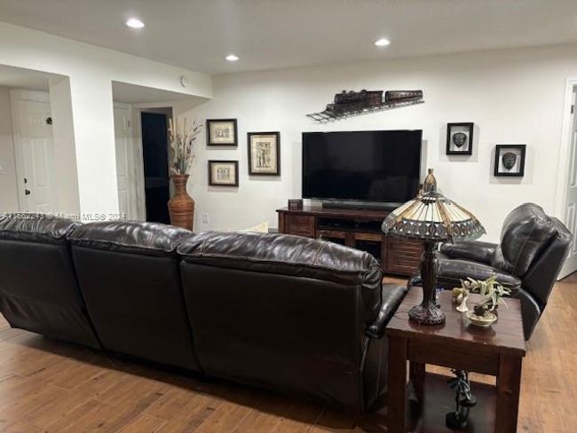 6769 Camelia Dr, House other with 3 bedrooms, 2 bathrooms and null parking in Miramar FL | Image 7