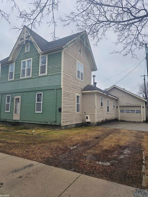 213 E Saint Clair St, Marine City, MI, 48039-1658 | Card Image