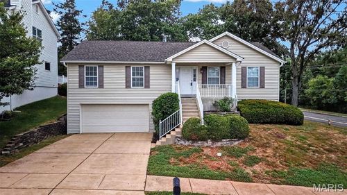 1092 Johanna Dr, Ballwin, MO, 63021-6494 | Card Image