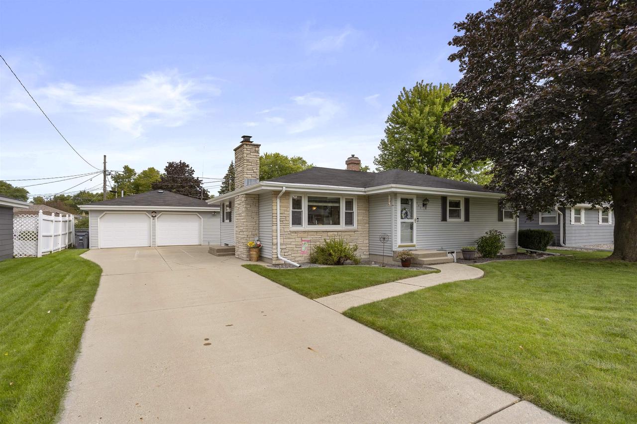 Sund St, Neenah, WI 54956