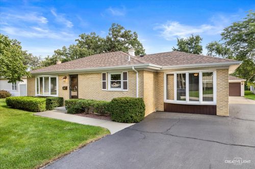 304 Crestwood Drive, Roselle, IL, 60172 | Card Image