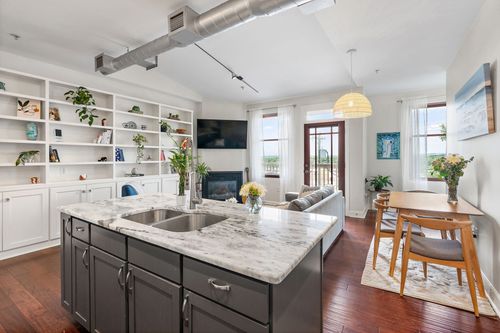 apt-301-800 Woodland St, Nashville, TN, 37206-3762 | Card Image