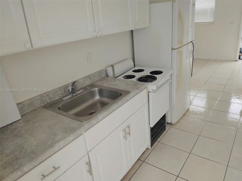 apt-4-519 Nw 8th Ave, Fort Lauderdale, FL, 33311-8105 | Card Image