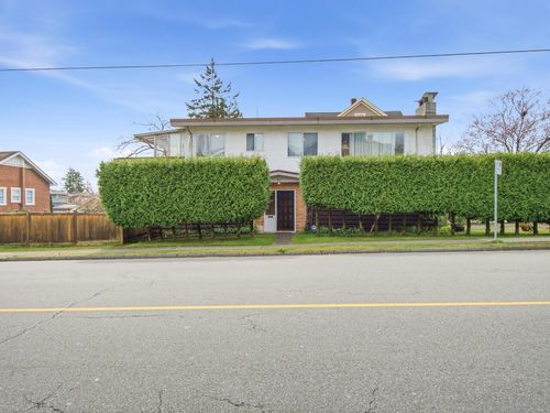 407 E 13th St, North Vancouver, BC, V7L2M2 | Card Image