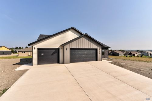 3516 Taylor Made Dr, Rapid City, SD, 57703-4512 | Card Image