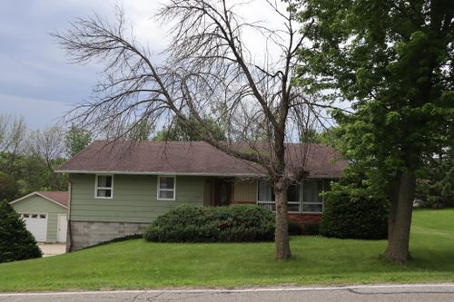 1858 340th St, Forest City, IA, 50436-8109 | Card Image