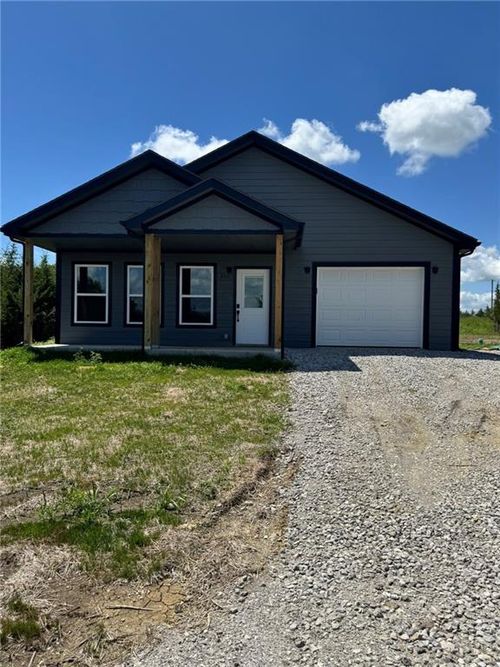 213 Bald Eagle Dr, La Cygne, KS, 66040 | Card Image