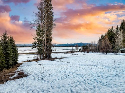 2273 W Mountain Rd, Donnelly, ID, 83615-5006 | Card Image