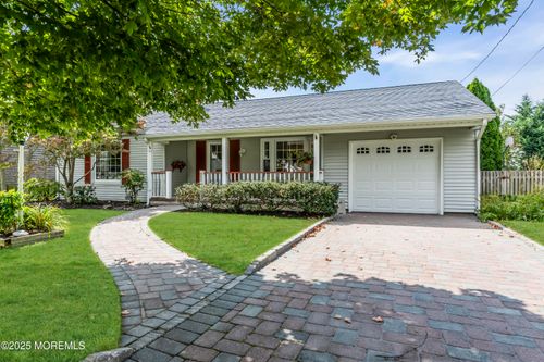 15 Spruce Ave, Manasquan, NJ, 08736-2833 | Card Image