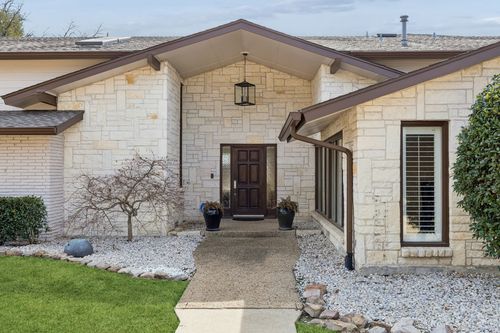 7040 Oakbluff Dr, Dallas, TX, 75254-2753 | Card Image