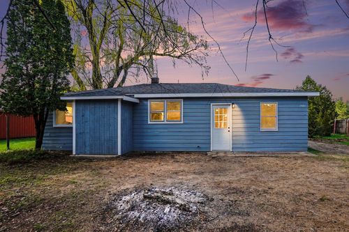 1561 E Croton Dr, Newaygo, MI, 49337-9003 | Card Image