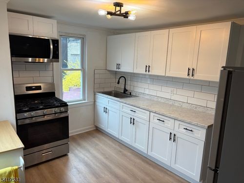 6 Lackawanna Pl, South Orange, NJ, 07079-1876 | Card Image