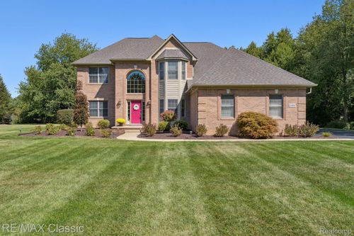 2368 Tanbark, Milford, MI, 48380-1545 | Card Image