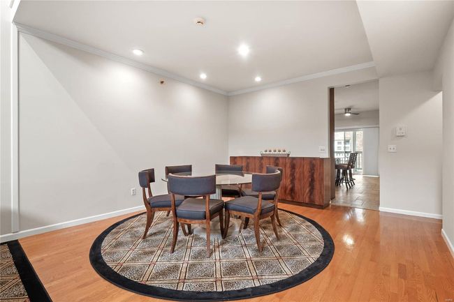 APT-3C - 505 N And South Rd, Condo with 3 bedrooms, 3 bathrooms and 2 parking in University City MO | Image 8
