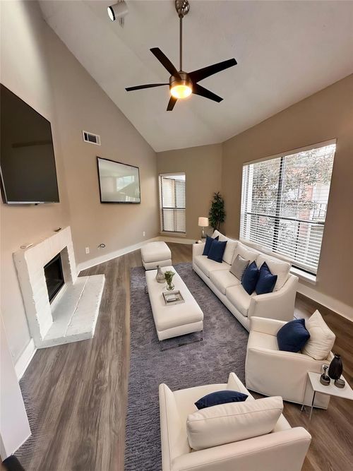 102-3730 Thistlemont Dr, Houston, TX, 77042-5806 | Card Image