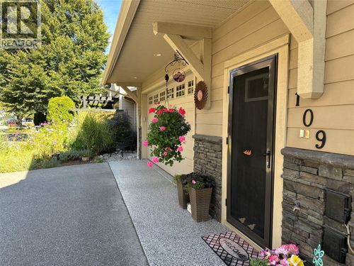 109-2629 Cornwall Dr, Penticton, BC, V2A6J3 | Card Image
