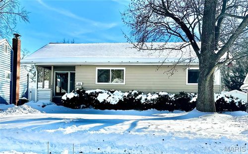 844 Queen Anne Pl, Saint Louis, MO, 63122-3144 | Card Image