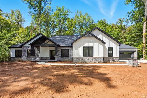 16729 Darling Rd, Woodburn, IN, 46797-8000 | Card Image