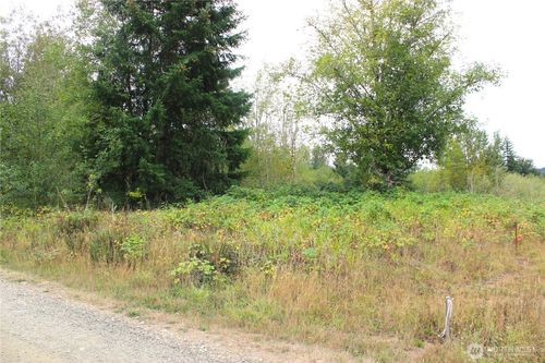 22 Western Ln, Oakville, WA, 98568-9742 | Card Image