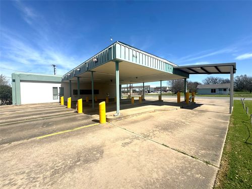 2232 N Center St, Bonham, TX, 75418-2113 | Card Image