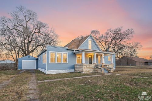 704 W 13th St, Junction City, KS, 66441-2152 | Card Image