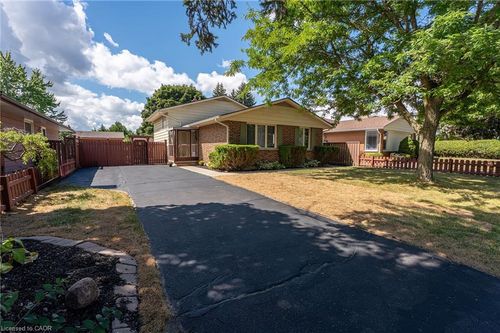80 Rouse Ave, Cambridge, ON, N1R4M8 | Card Image