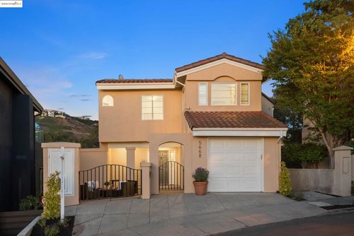 5668 Buena Vista Ave, Oakland, CA, 94618 | Card Image