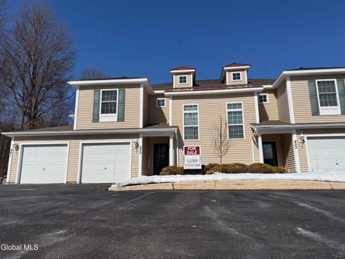 802 Royale Ct, Troy, NY, 12180-0011 | Card Image