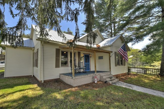 102 Riverview St, Home with 3 bedrooms, 2 bathrooms and null parking in Copperhill TN | Image 33