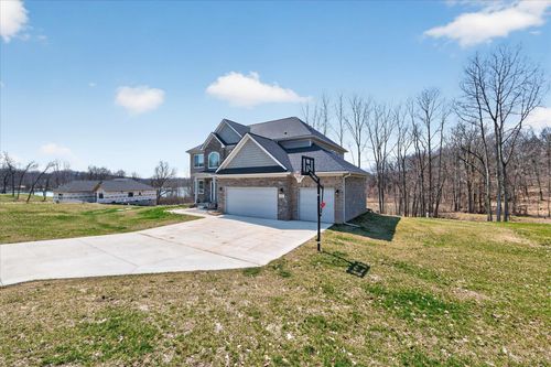 126 Parker Ln, Ortonville, MI, 48462-8978 | Card Image