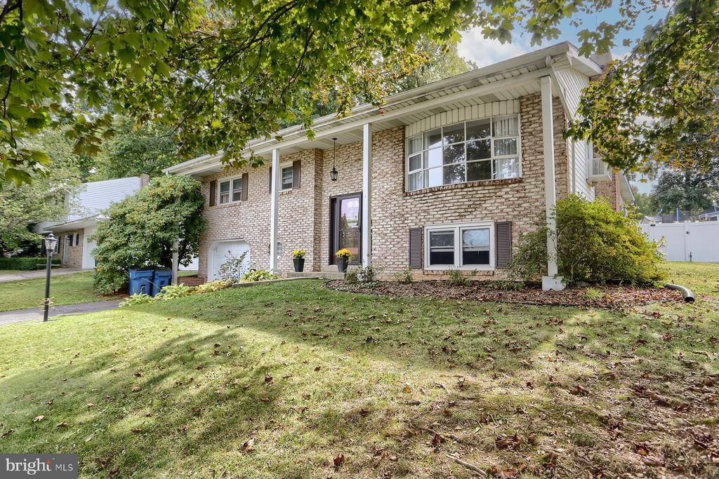 San Juan Dr, Mechanicsburg, PA 17055