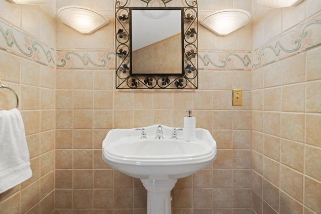 Main level Powder Room | Image 19