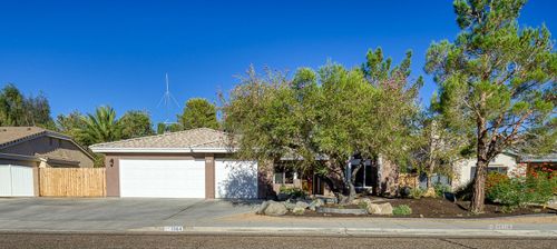 1064 Carolyn St, Ridgecrest, CA, 93555-3062 | Card Image