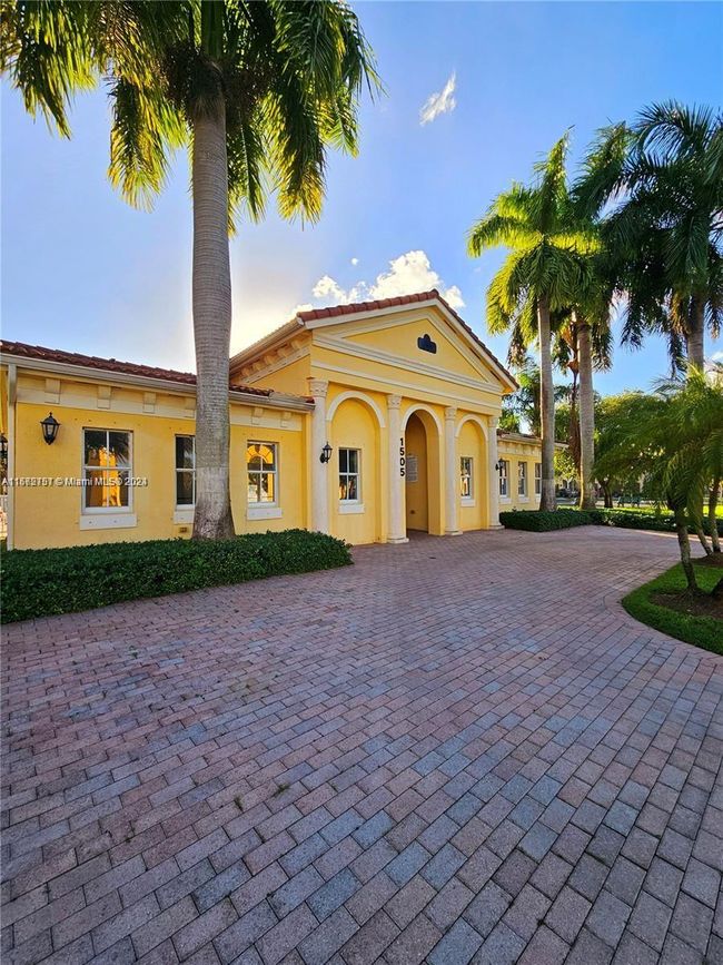953 Sw 149 Th Ct, Townhouse with 4 bedrooms, 3 bathrooms and null parking in Miami FL | Image 32