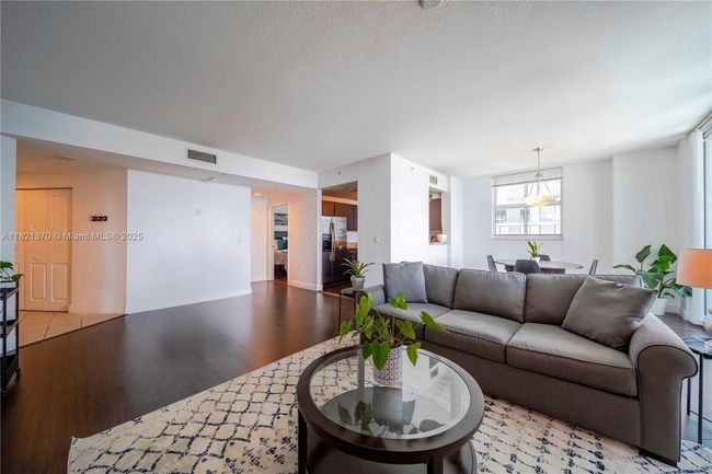 APT-2201 - 1250 S Miami Ave, Condo with 2 bedrooms, 2 bathrooms and null parking in Miami FL | Image 5