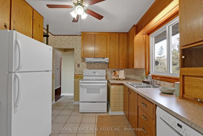 5751 Ochonski Rd, House other with 4 bedrooms, 1 bathrooms and 4 parking in Orono ON | Image 14