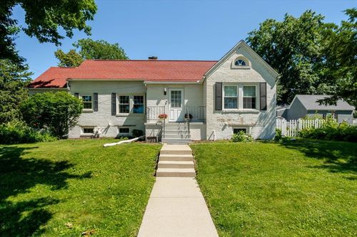 2 Dawes Pl, Bloomington, IL, 61701-1926 | Card Image